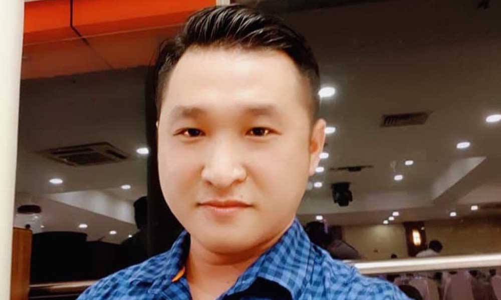 Nghi phạm giết vợ cố thủ trong nhà. Nghi phạm giết vợ cố thủ trong nhà.
